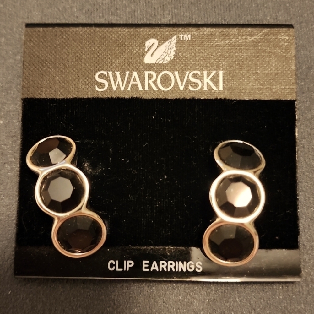 VNTG Swarovski Black Crystal/ Silver Clip
